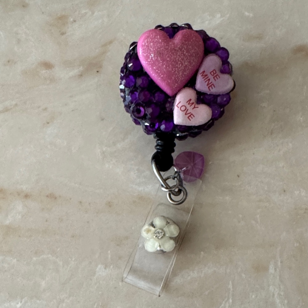 Valentine beaded, retractable badge holder
